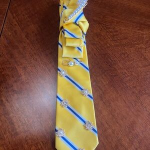 American Eagle Outfitters Yellow Striped Scarf